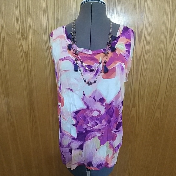 Hi-Low. Floral tank. a.n.a. brand - size Medium - Picture 1 of 6
